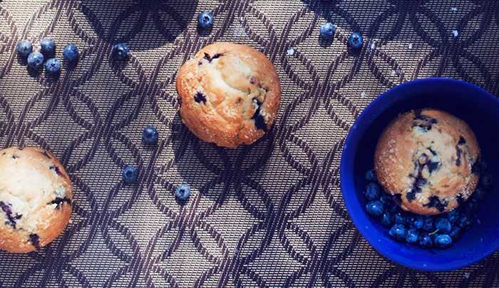 Muffins de granola y arándanos